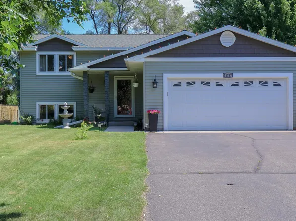 11737 Jonquil St NW, Coon Rapids, MN 55433