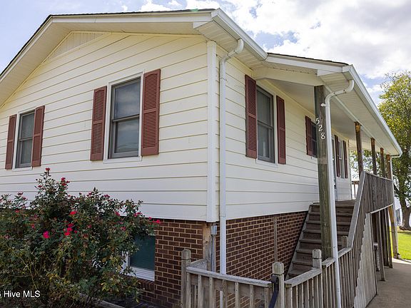 2nd image of 528 Surfside Drive