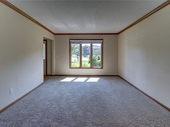 5th image of 15030 Waterford Dr