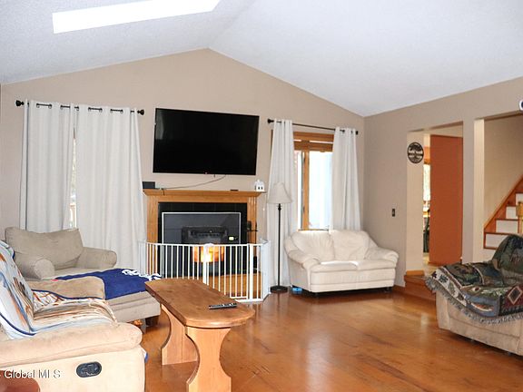 3rd image of 76 Lambert Drive