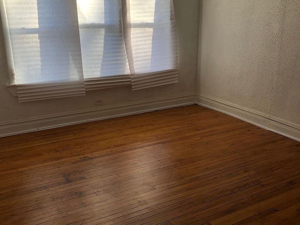 2nd image of 510 W 75th St #512