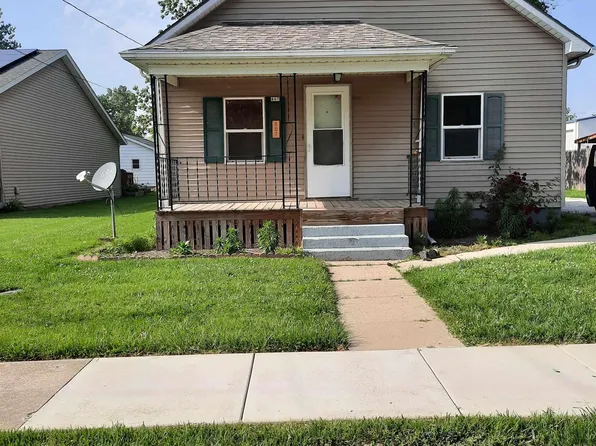 807 Lincoln St, Pawnee, IL 62558