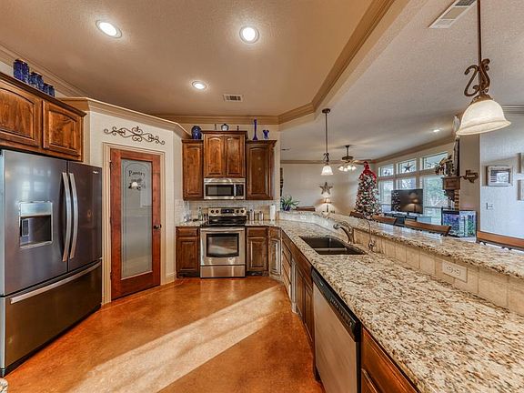3rd image of 5673 Herkes Ct