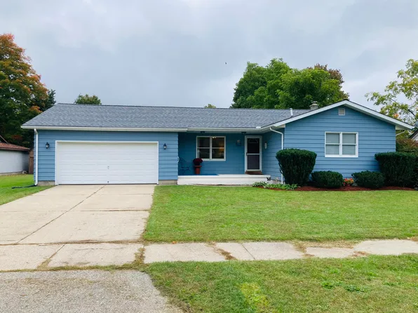 228 N Cherry St, Evart, MI 49631