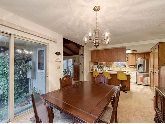 2nd image of 1100 Woodside Ln