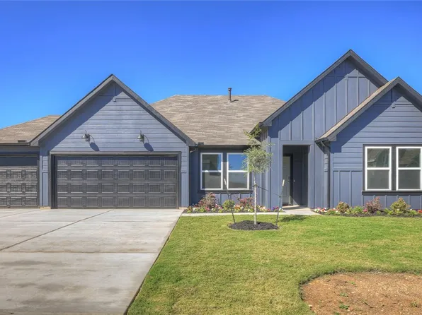 180 Davis Mountain Dr, Lockhart, TX 78644