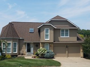 102 NE Wood Glen Ln, Lees Summit, MO 64064