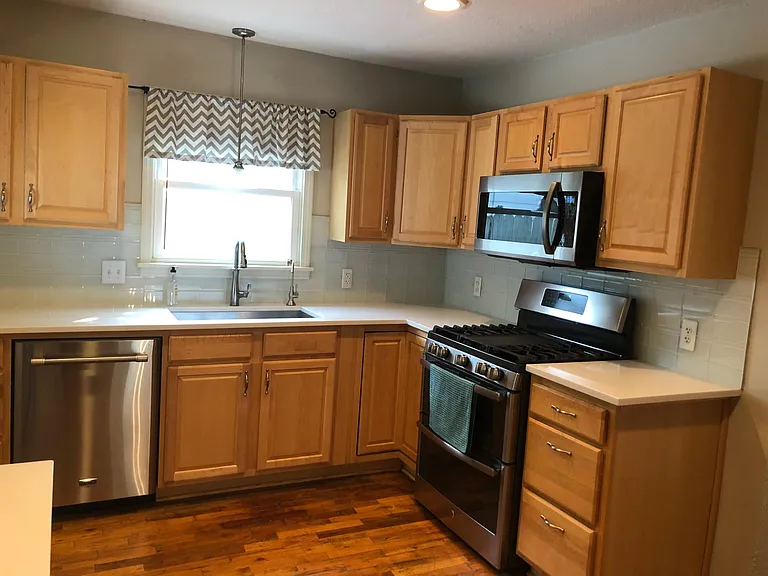 4725 Catalina St — Photo 12