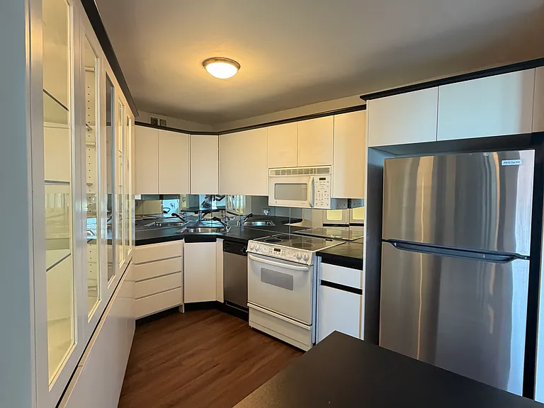 2626 N Lakeview Ave #804 — Photo 6