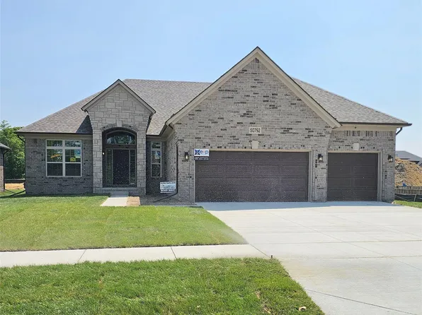 50792 Timberstone Dr, Macomb, MI 48042