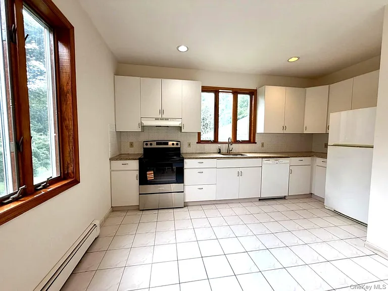 110 Baron De Hirsch Rd #2 — Photo 5