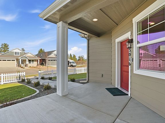 4th image of 23016 E Edgewater Ln