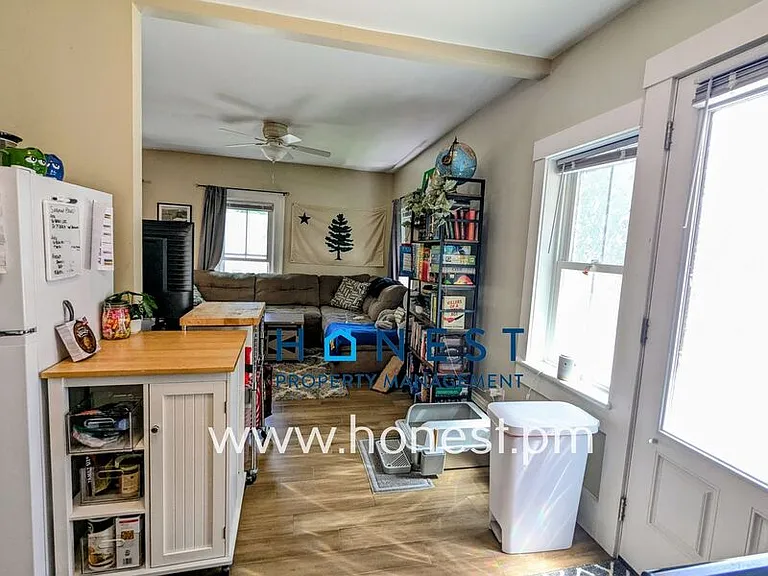 18 Warren St #2 — Photo 4