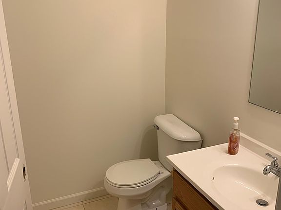 3rd image of 5031 Catherine Ct