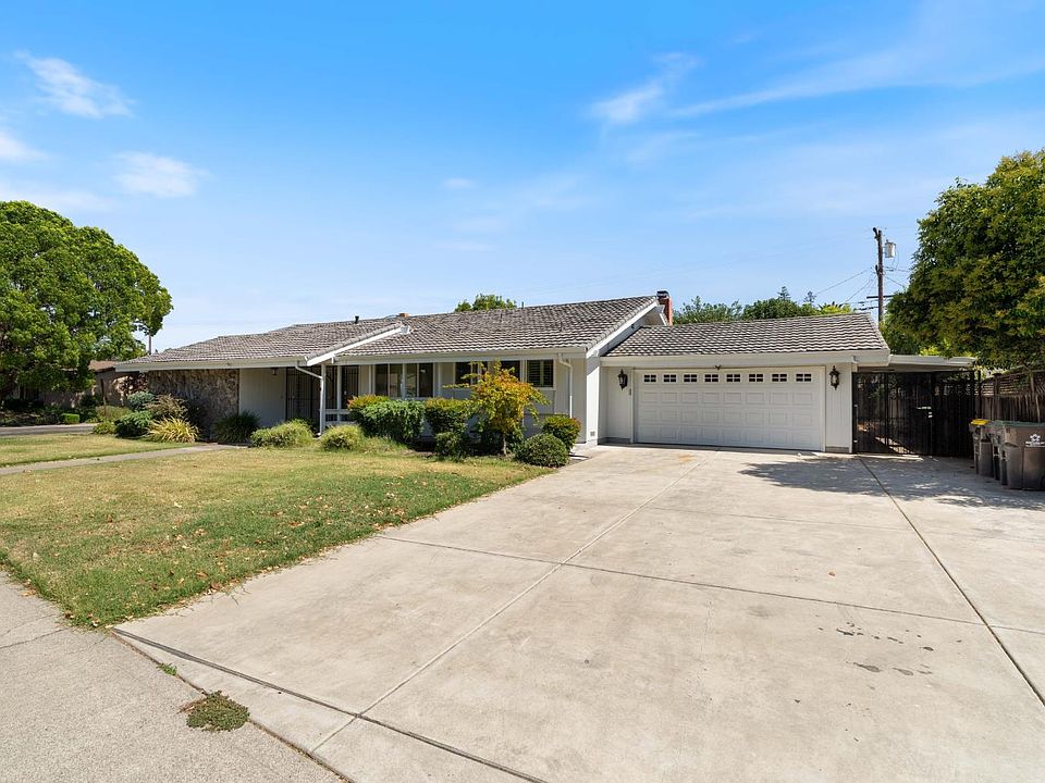 1st image of 8 W Robinhood Dr