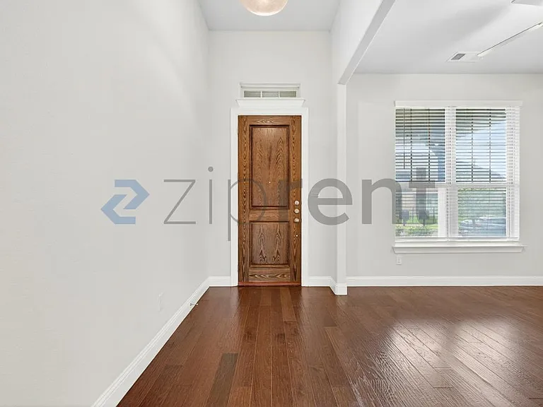 8451 Bronzegate Trl — Photo 4