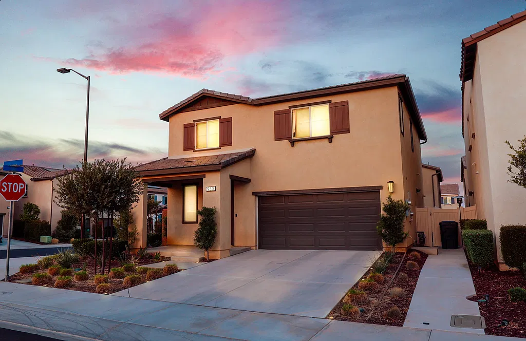 Property main image