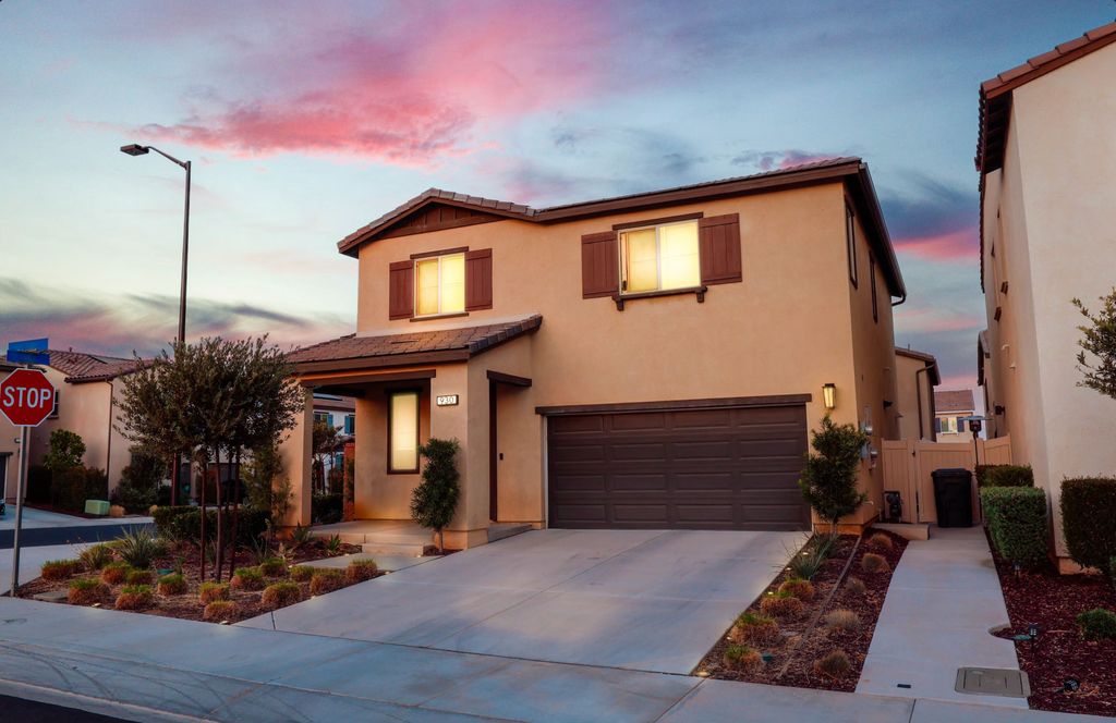 930 Keystone Way - Property Image