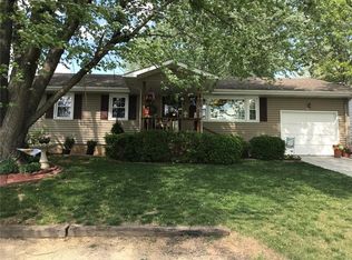 217 Lillian Dr, Louisiana, MO 63353