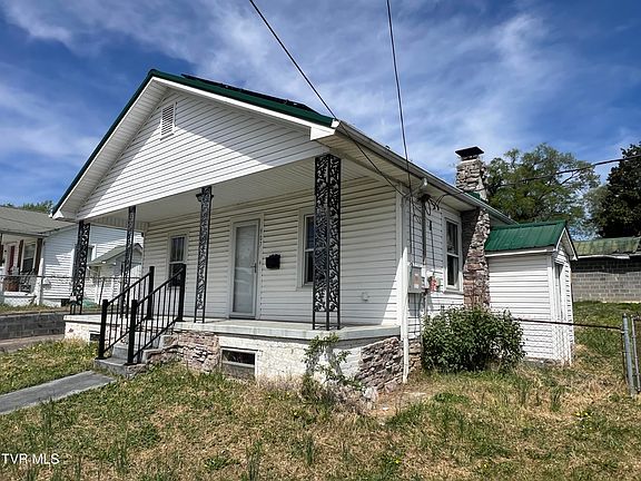 2nd image of 907 Riverside Ave