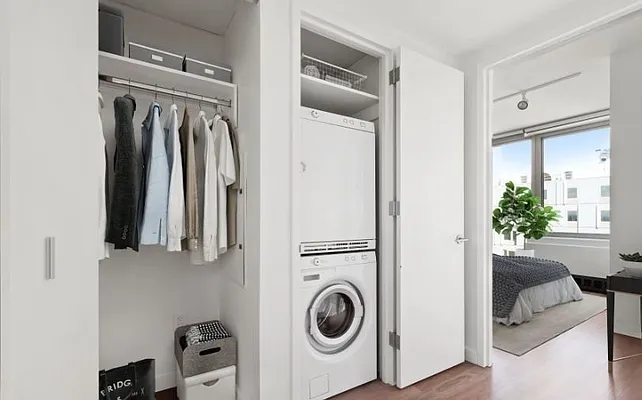 Rented by Greystar | media 7