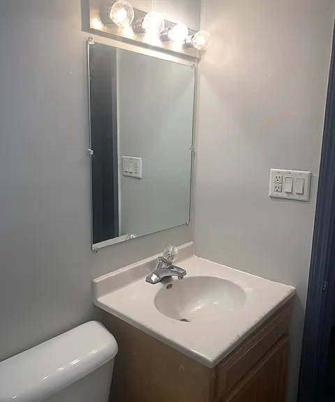 2408 E Highland Ave — Photo 12