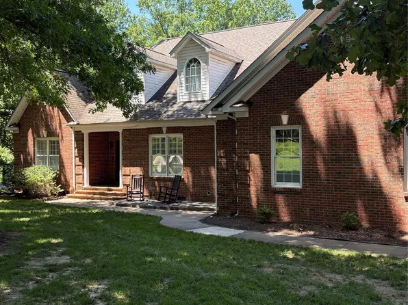 4016 Ancestry Cir, Matthews, NC 28104