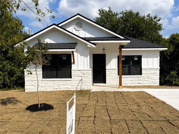 509 Judson Dr, Devine, TX 78016