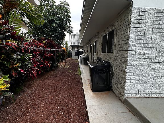 Washer & clothing line area