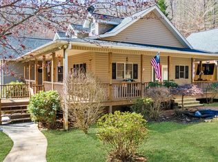 316 Deerwood Dr, Franklin, NC 28734