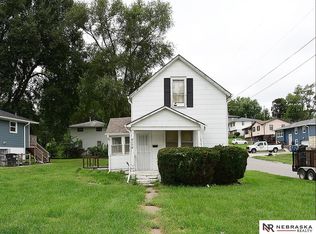7114 N 39th St, Omaha, NE 68112