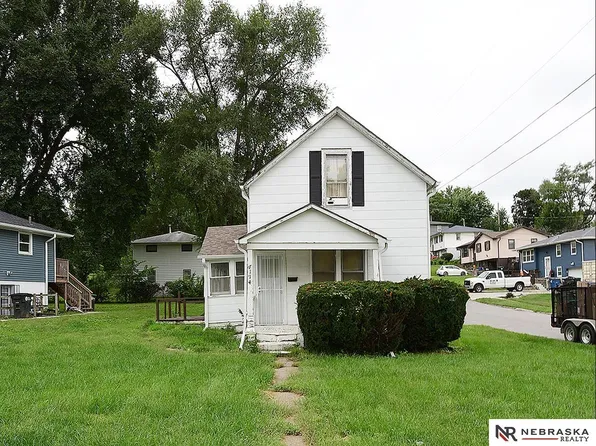 7114 N 39th St, Omaha, NE 68112