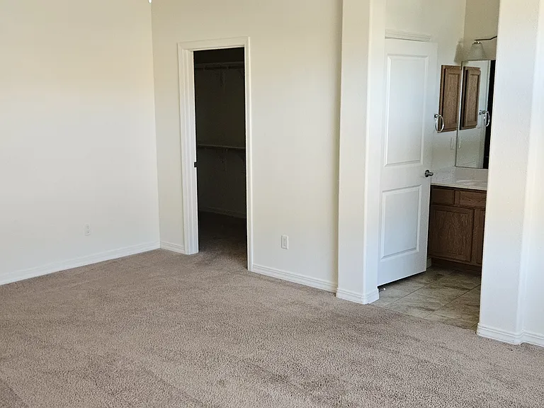 4070 Red River Rd SW — Photo 6
