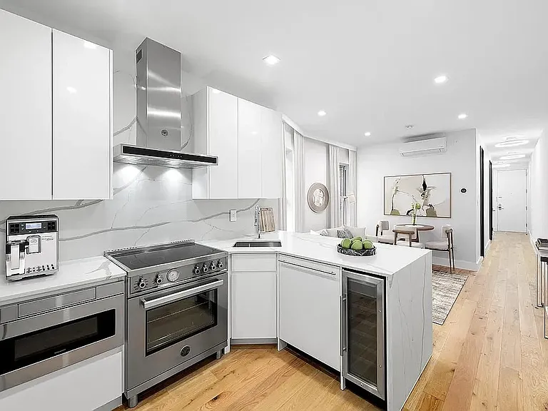 1436 Pacific St #Penthouse 7 — Photo 2