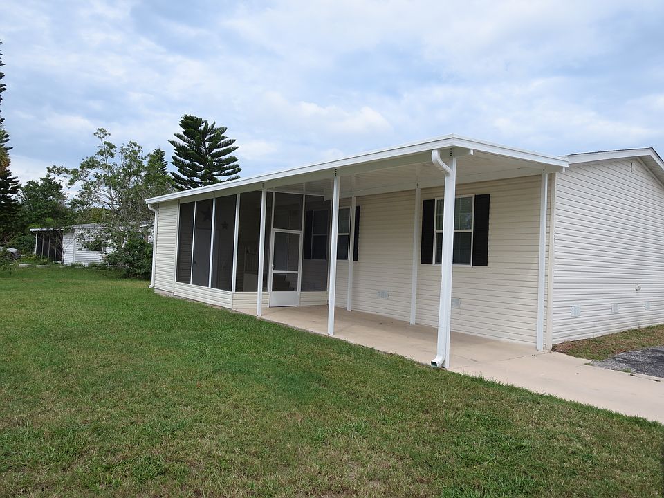 Front of house/corner lot