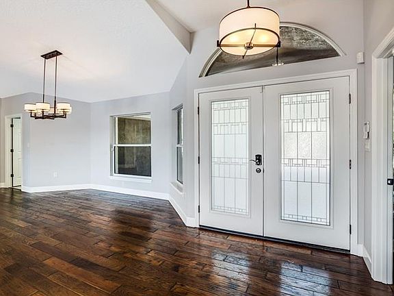 4th image of 124 Hidden Oaks Dr