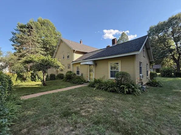 391 Bedford St #R, Concord, MA 01742