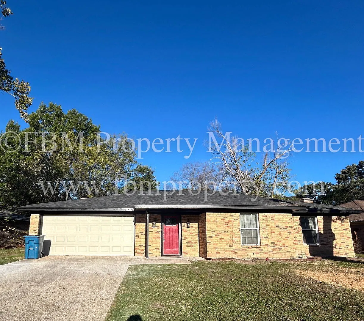 3 bed, 2.0 bath, 1448 sqft, $1,700 — Photo 1
