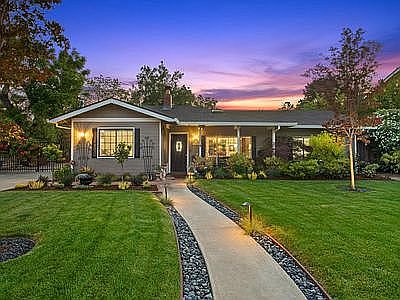 2nd image of 15133 Esther Dr