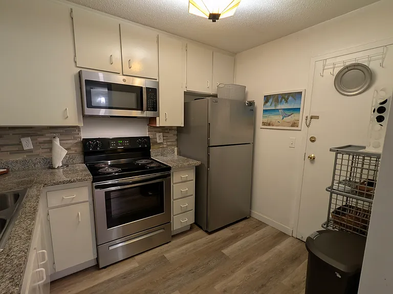 2700 Bayshore Blvd — Photo 4