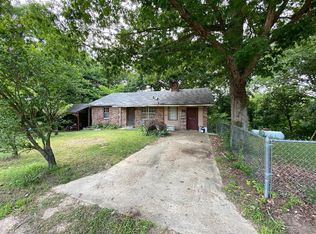 60 Hillcrest Ln, Batesville, AR 72501