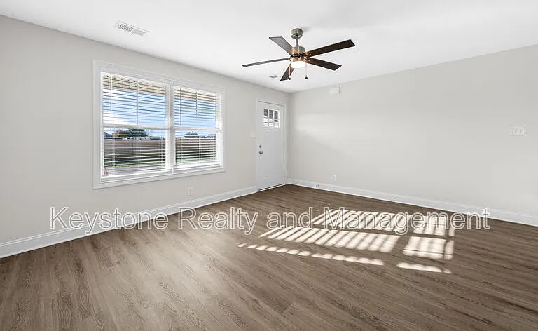 105 Mace Ln #A — Photo 2