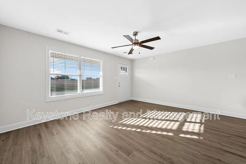 Building Photo - 105 Mace Ln #A