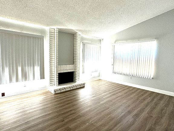 2nd image of 2215 Lynbrook Dr