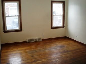 2nd image of 11699 Lansdowne St