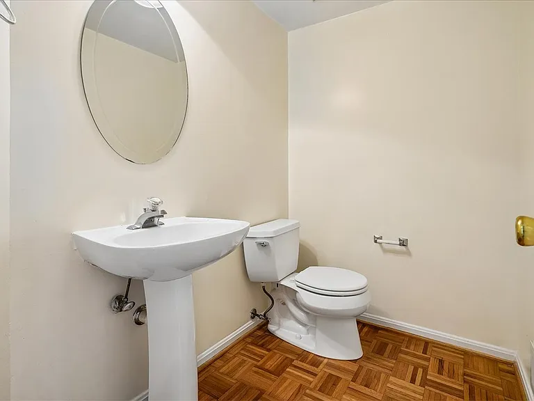 15748 Widewater Dr — Photo 20