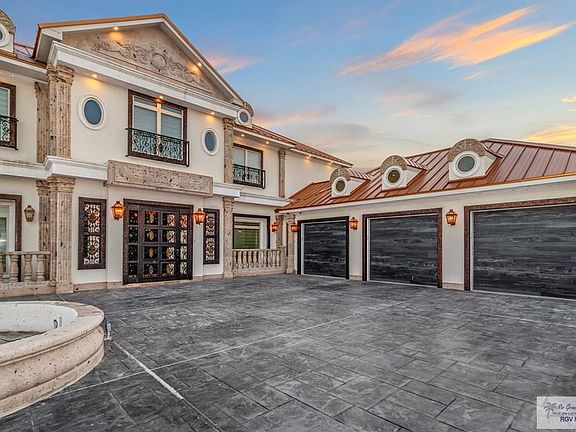 3rd image of 3111 Emerald Valley Blvd