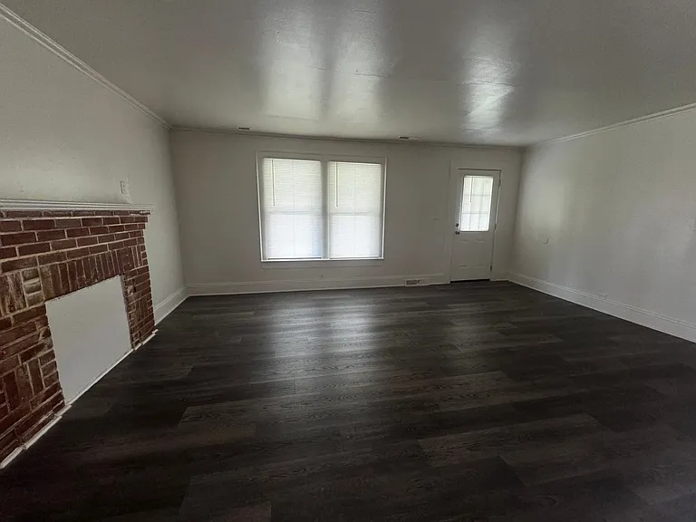 408 Ross Grove Rd E — Photo 6