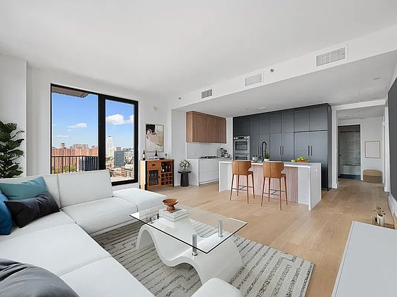 2nd image of 224 W 124th St #1212