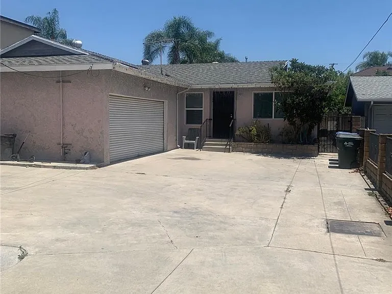 340 N Dalton Ave — Photo 10